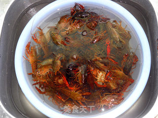 The Season of Fangs and Claws is Crazy-[spicy Crayfish] recipe