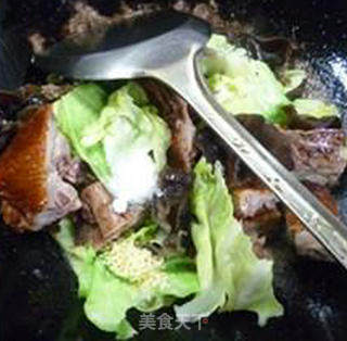 Stir-fried Cabbage with Black Fungus Roast Duck recipe