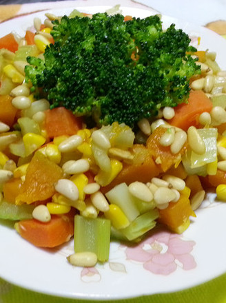 Rainbow Vegetables with Pine Nuts recipe