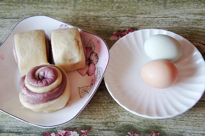 Egg Hug Roll recipe