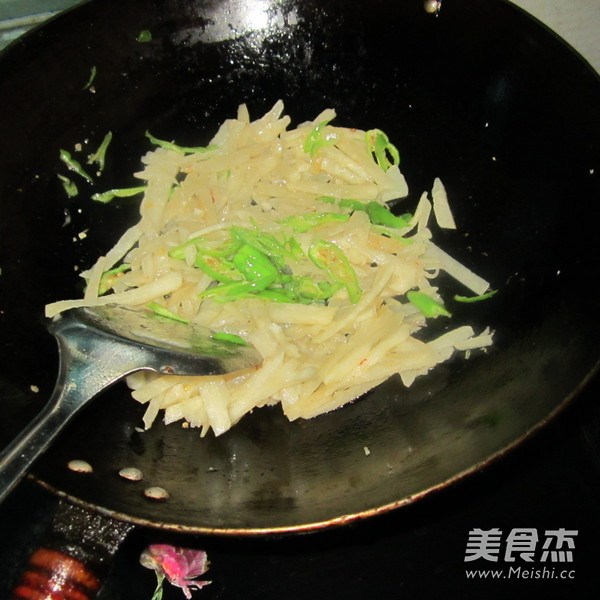 Fried Pork with Cold Potato Shreds recipe