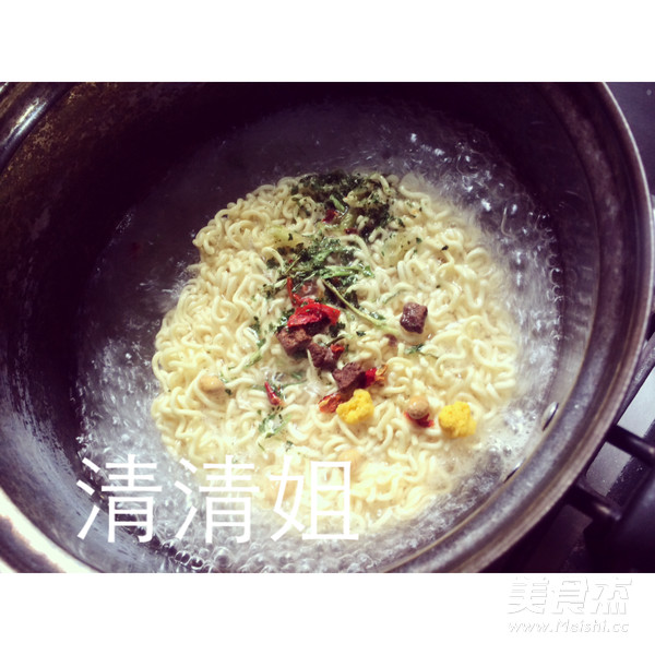 Assorted Spicy Fried Instant Noodles recipe