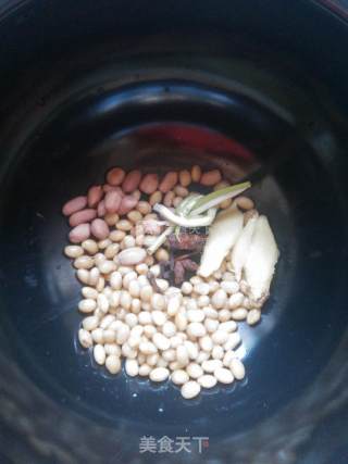 Peanut Soy Trotter Soup recipe