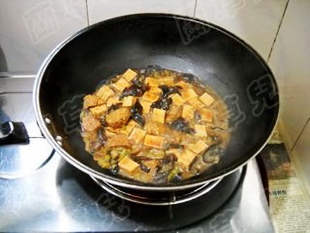 Braised Noodles with Mushroom Meatballs recipe