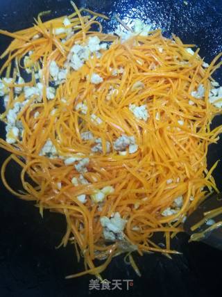 Stir-fried Pork with Shredded Carrots recipe