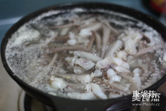 Stir-fried Squid with Sauce recipe