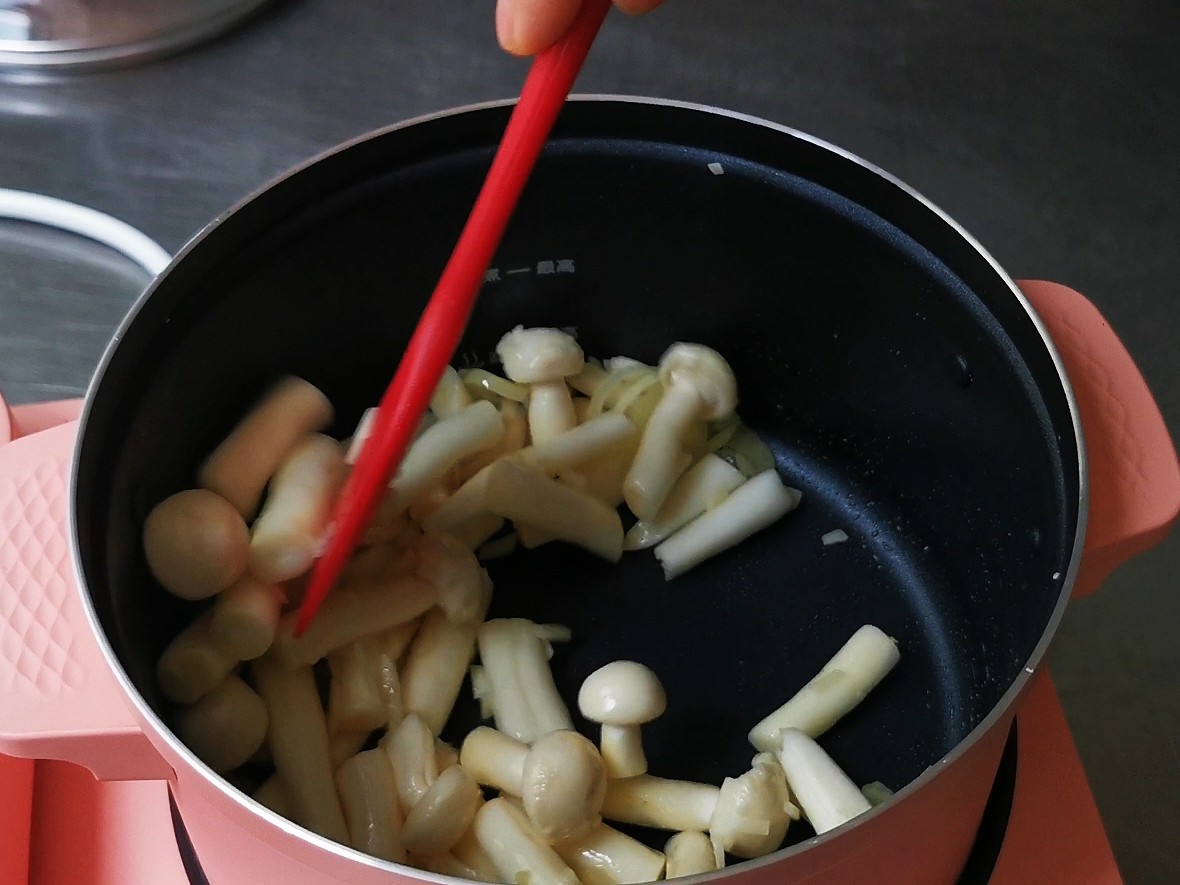 Seafood Mushroom Tomato Egg Drop Soup recipe