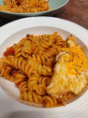 Super Delicious Home Simple Tomato Spiral Pasta recipe