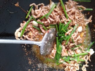 Stir-fried Shredded Pork with Chives recipe