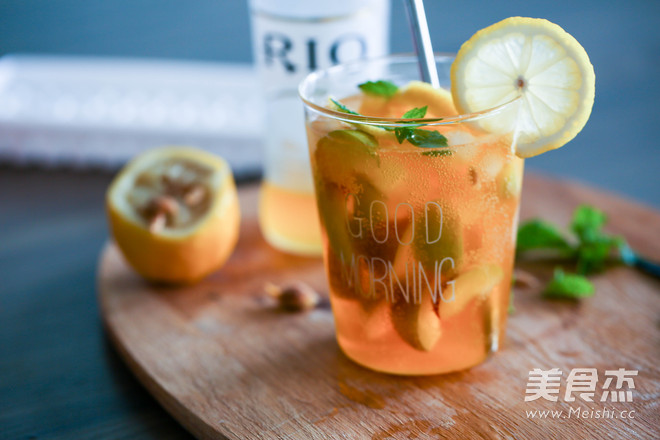 Crispy Apricot Lemon Cocktail Iced Drink recipe