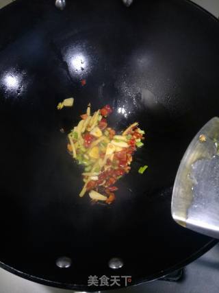 Stir-fried Winter Bamboo Shoots with Chopped Pepper and Bacon recipe