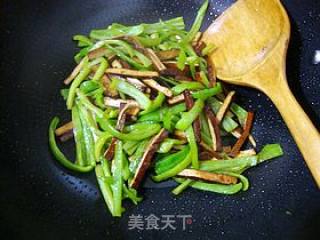 Home-style Stir-fry--------【green Pepper and Dried Tea】 recipe