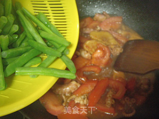 Octopus and String Beans in Tomato Sauce recipe