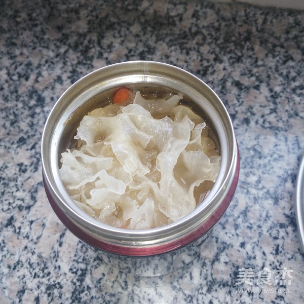 Chinese Wolfberry and White Fungus Soup recipe