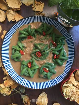 Cowpea Rings with Sesame Sauce recipe