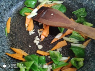 Stir-fried Bird Shell with Green Pepper recipe