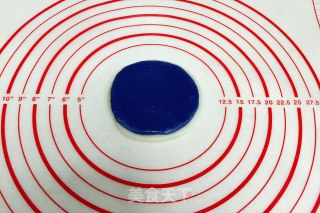 Blue and White Porcelain Snowy Mooncake recipe