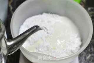 #新良第一节婚纱大赛# Quicksand Custard Snowy Mooncakes recipe