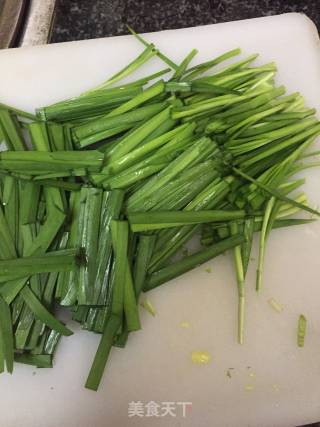Stir-fried Leek with Mung Bean Sprouts recipe