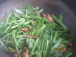 Fried Chives with Squid Feet recipe