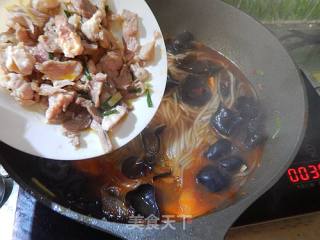 #trust之美#black Fungus Sliced Pork Vermicelli Pot recipe