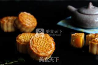 #新良第一节婚纱大赛# Cantonese-style Mung Bean Paste Egg Yolk Mooncakes recipe