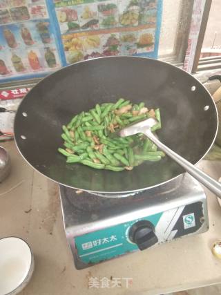 Stir-fried Pork with String Beans recipe