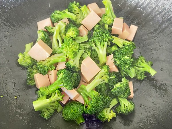 Fried Broccoli with Luncheon Meat recipe