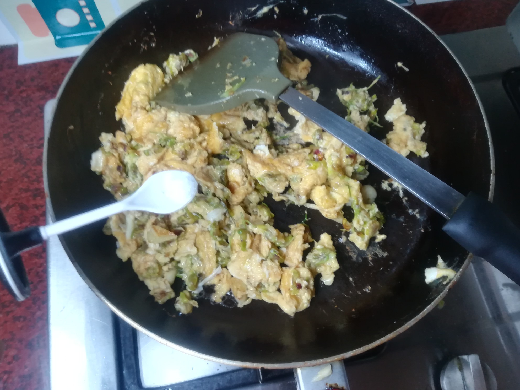 Scrambled Eggs with Dendrobium Flowers recipe