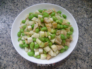 Stir-fried Edamame with Lamb's Tail and Bamboo Shoot recipe