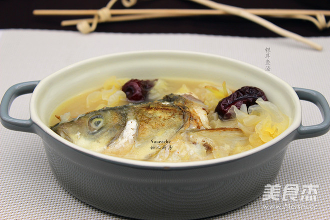 Tremella Fish Soup recipe