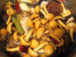 (12 Dao Fengwei Reissue) Chicken Stewed with Mushrooms recipe