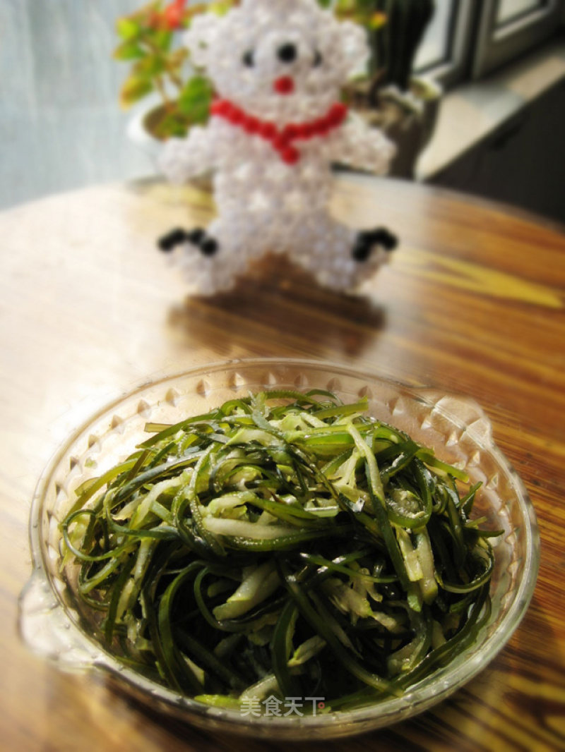 Cucumber Mixed with Kelp Shreds recipe