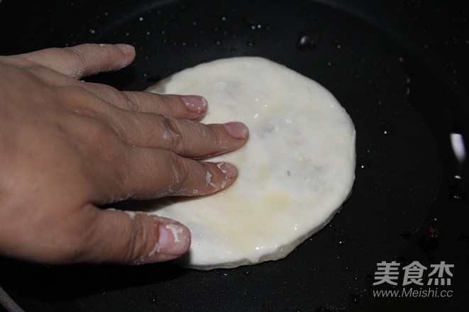 Beef Pie without Rolling The Skin recipe