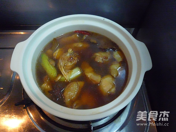 Stewed Chicken with Pine Mushroom recipe