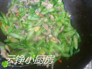 Stir-fried Pork with Mustard Stem recipe