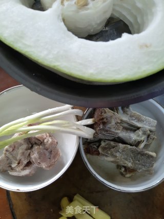 Salty Bone Winter Melon Soup recipe