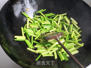 Shredded Garlic Stalks recipe