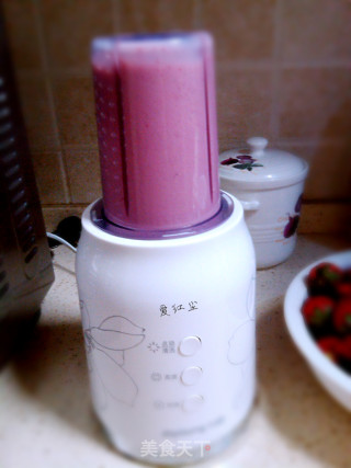 Strawberry Milkshake recipe