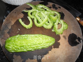 Fried Bitter Gourd with Shrimp recipe