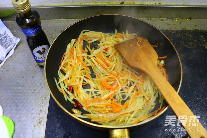 Hot and Sour Potato Shreds recipe