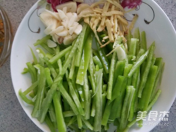 Fried Pork with Chili recipe