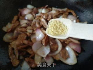 Fried Pork with Onion recipe