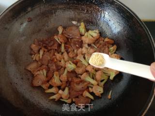Stir-fried Pork Head with Cauliflower recipe