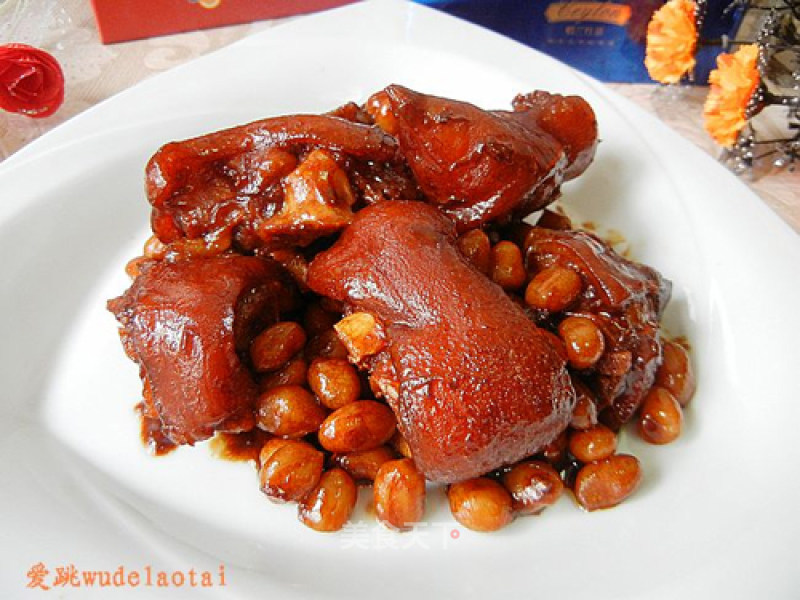 Spicy Red Fermented Bean Curd and Peanut Pork Feet recipe