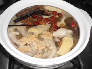 Medicated Chicken Feet Soy Soup recipe