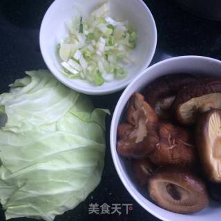 Stir-fried Cabbage with Dried Shiitake Mushrooms recipe