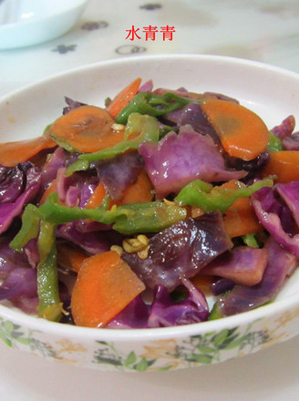 Stir-fried Carrot Slices with Purple Cabbage
