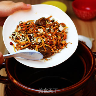 Guangdong Old Fire Soup-taizi Ginseng Cordyceps Flower Soup recipe