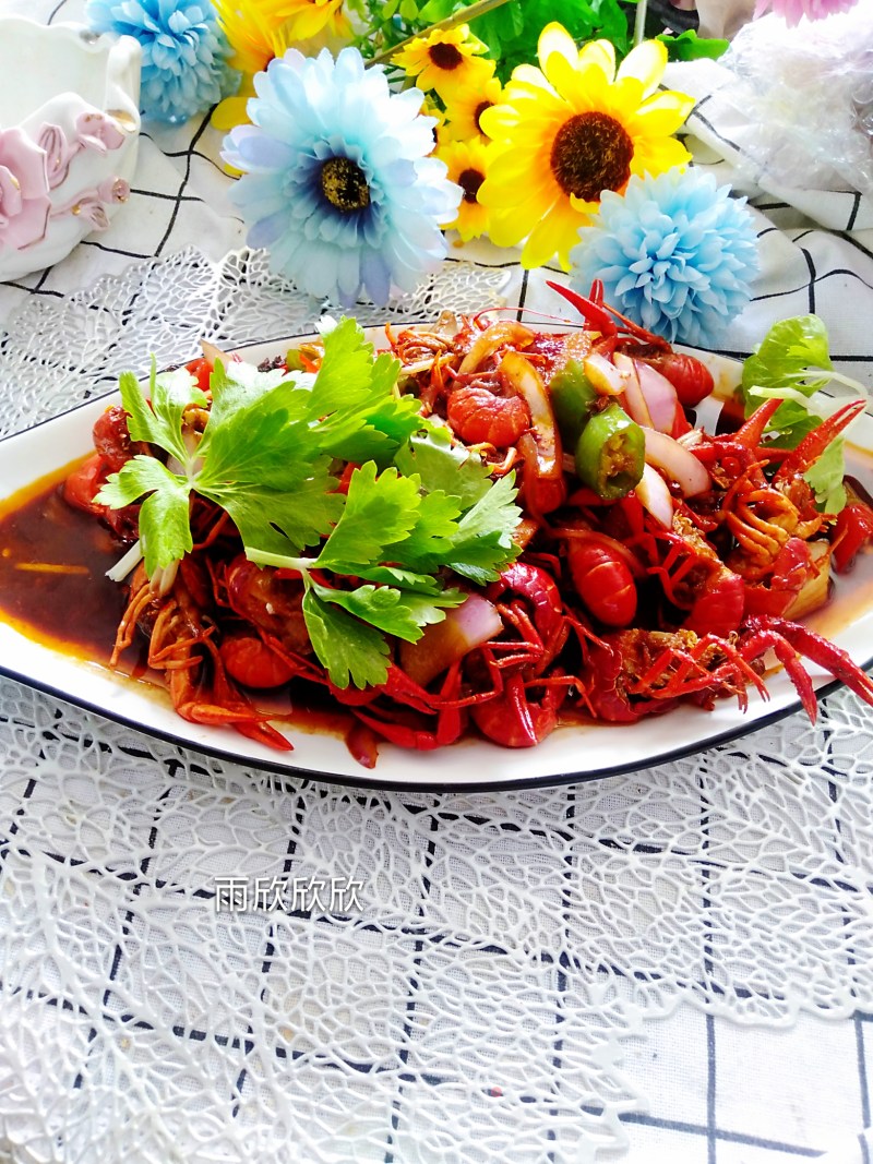 Stir-fried Crayfish